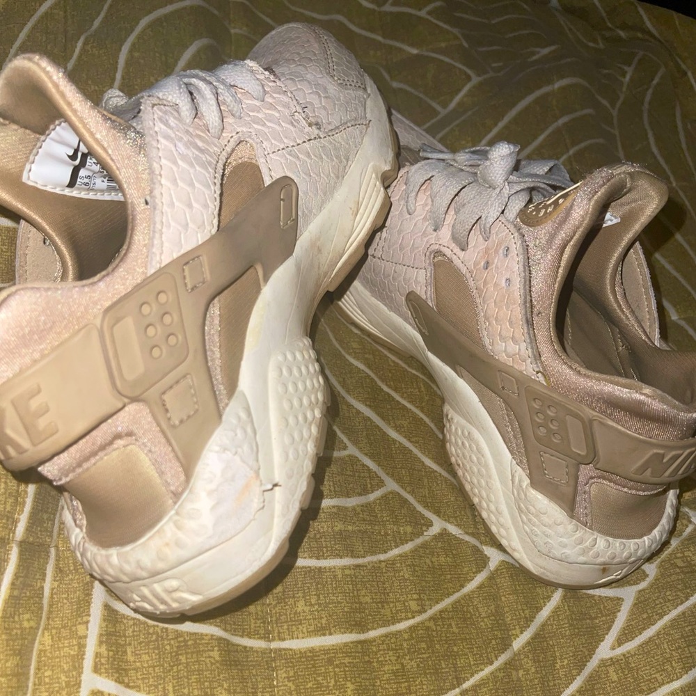 these are in -good condition- I’ve had them for 4 years